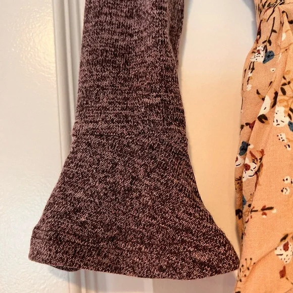 Super cute baby suspender outfit - Picture 3 of 5